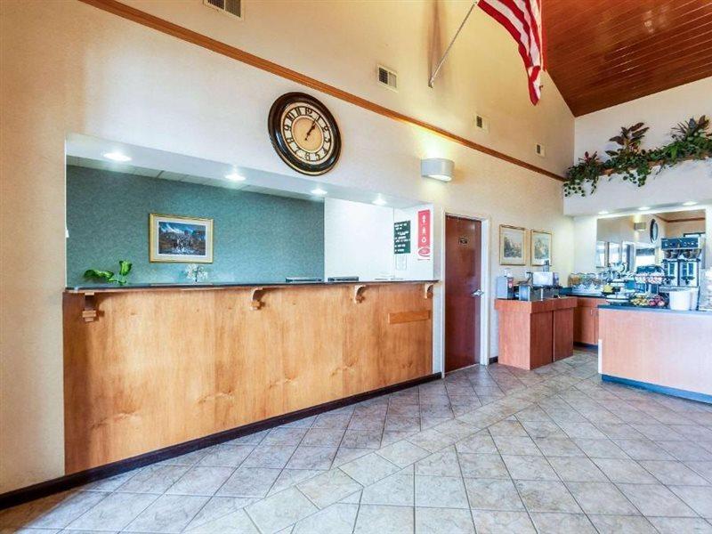 Econo Lodge Inn & Suites Middletown Extérieur photo