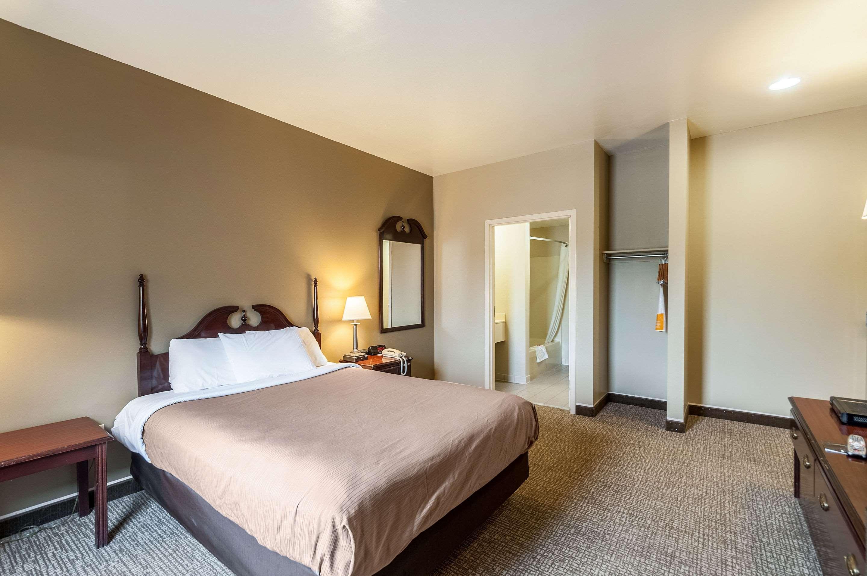 Econo Lodge Inn & Suites Middletown Extérieur photo