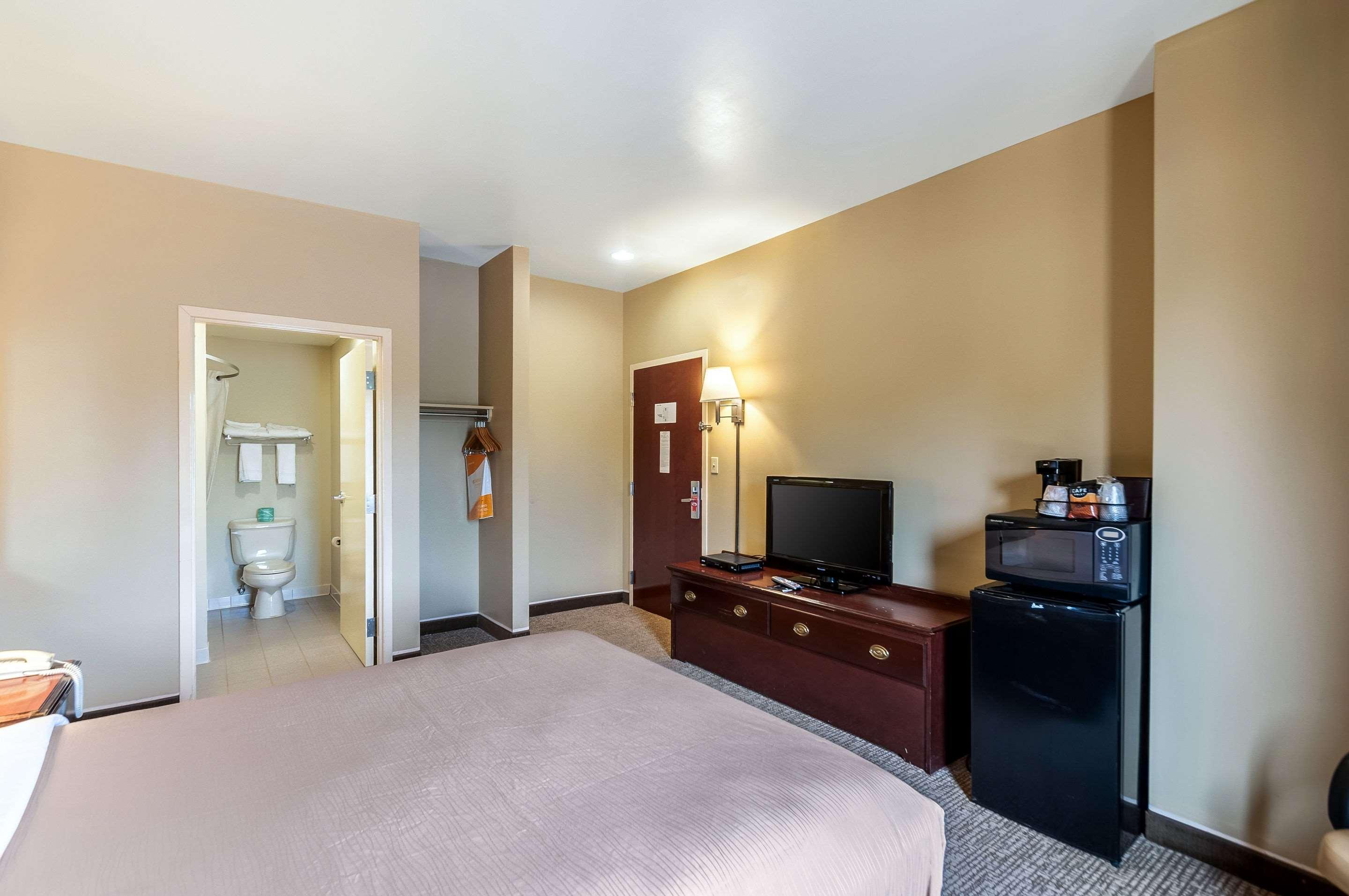 Econo Lodge Inn & Suites Middletown Extérieur photo