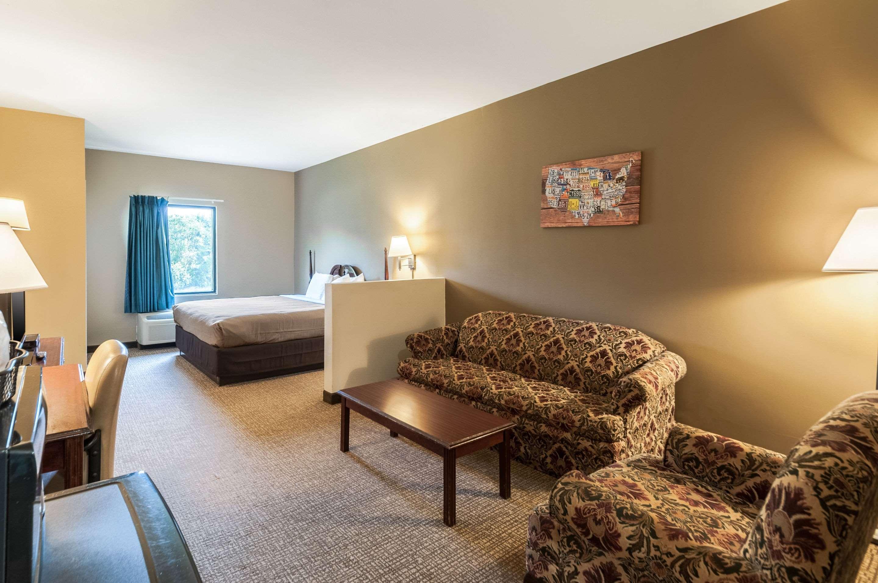 Econo Lodge Inn & Suites Middletown Extérieur photo