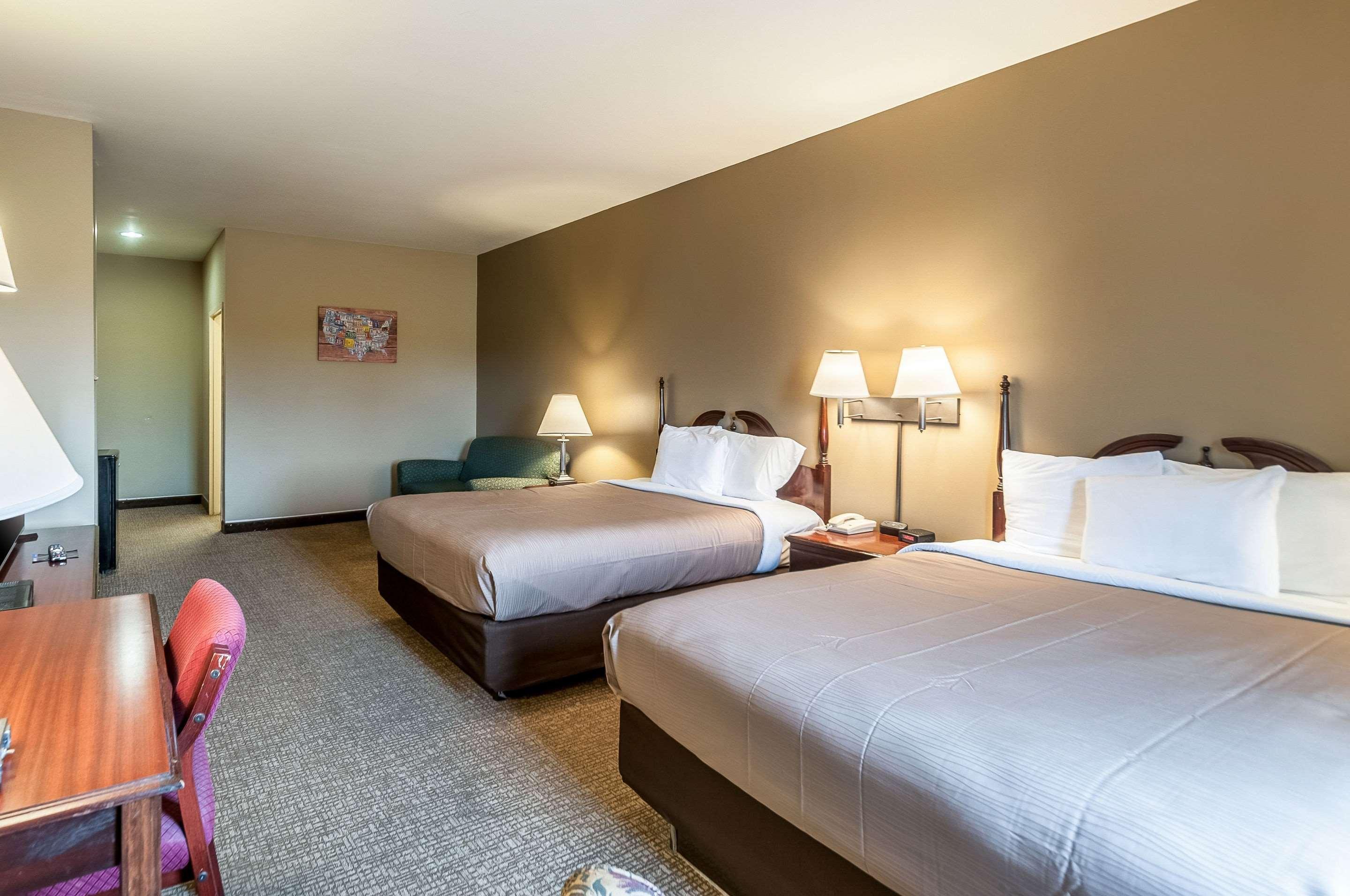 Econo Lodge Inn & Suites Middletown Extérieur photo